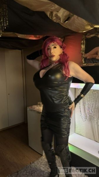 Foto 1 - Sissy Francis Neu ausgebildete Sissy Hure für Gangbang