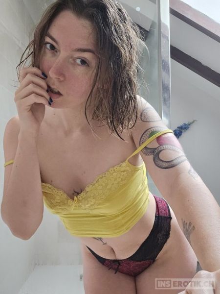 Foto 1 - Louise J