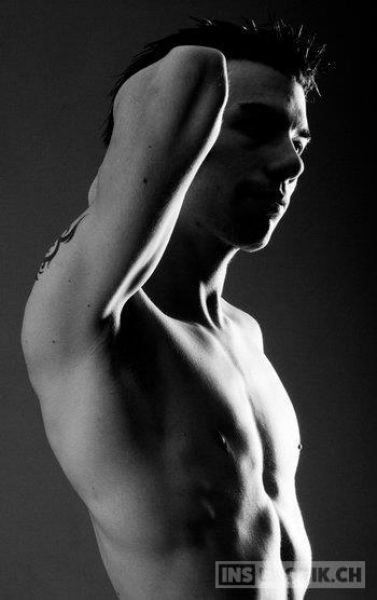 Foto 1 - Sexboy Suche eine Frau Freundschaft Plus