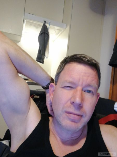 Foto 1 - Schumi69 SUCHE HAUSFRAUEN WEM ZU HAUSE SEHR SCHLEKT BEHANDELT ;-)