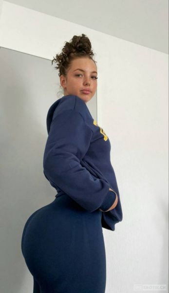 Foto 1 - Ariana CAM2CAM 60Fr 🇨🇭 WhatsApp +41755731452